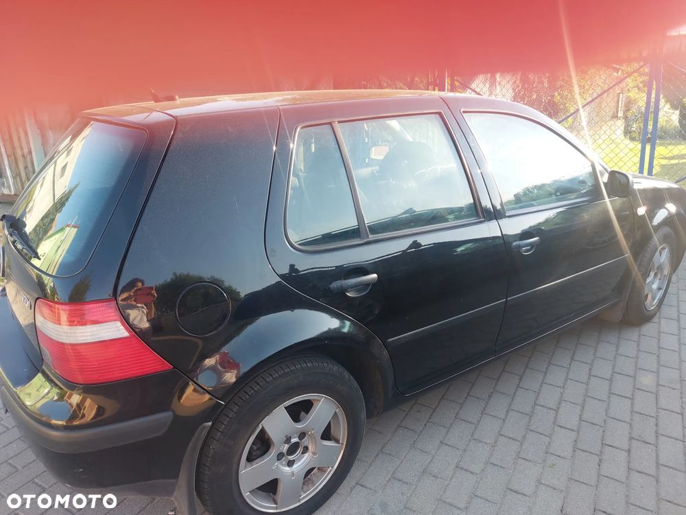 Volkswagen Golf - 4