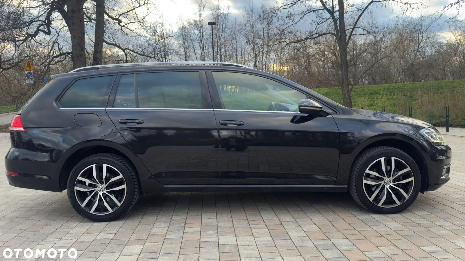 Volkswagen Golf 2.0 TDI 4Motion DSG Highline - 3