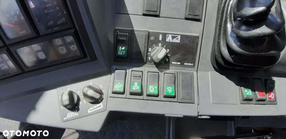 Claas Medion 330 - 23