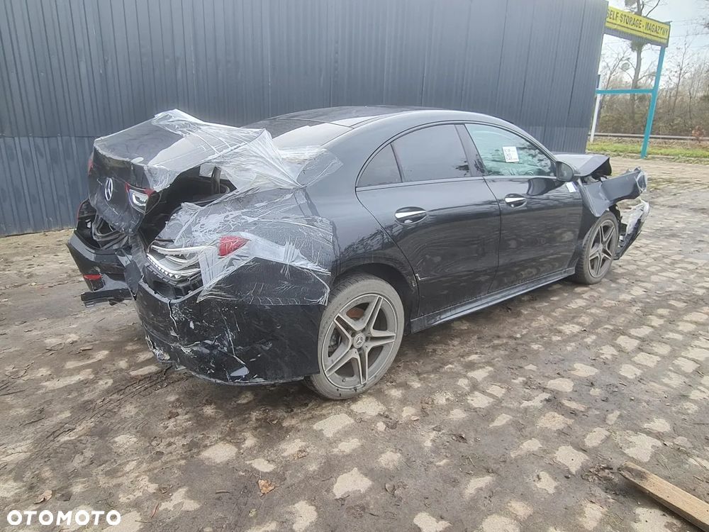 Mercedes-Benz CLA 200 7G-DCT AMG Line - 3