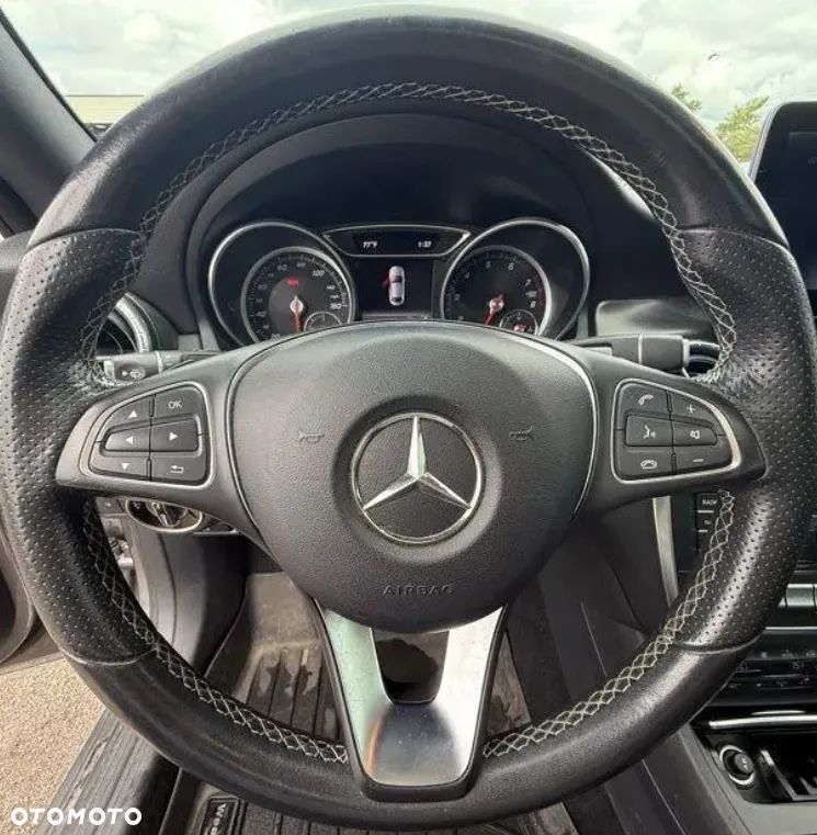 Mercedes-Benz CLA 250 4-Matic AMG Line - 14
