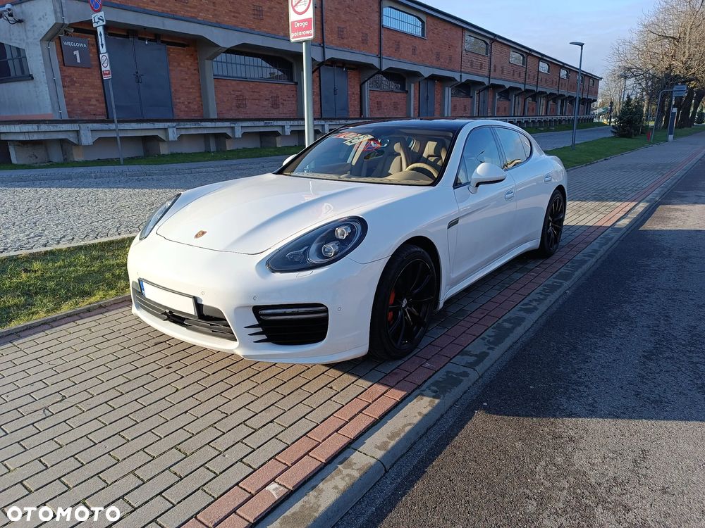 Porsche Panamera 4 PDK Edition - 3