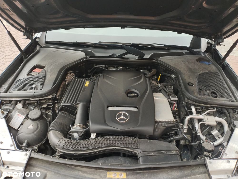 Mercedes-Benz Klasa E 200 9G-TRONIC - 22