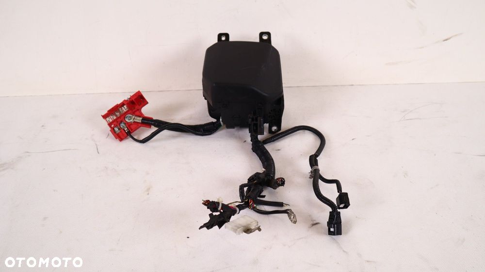 MAZDA CX-30 2.0 SKYACTIVE-X HYBRID SKRZYNKA BEZPIECZNIKÓW