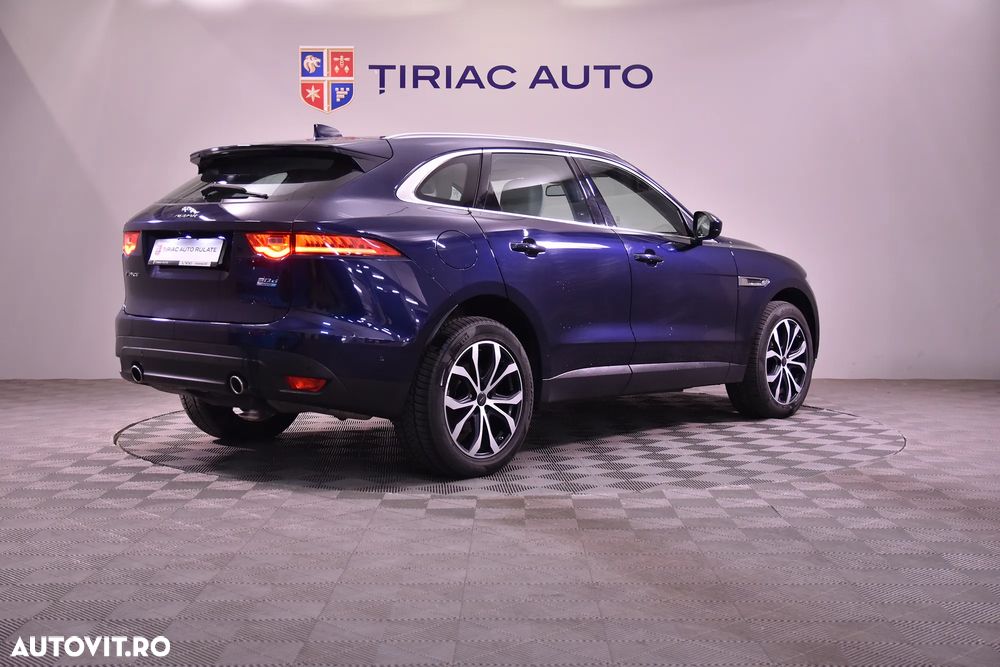 Jaguar F-Pace - 5