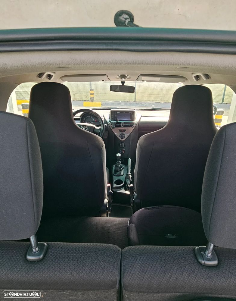 Toyota iQ 1.0 VVT-i 2 EP+NAVI+Bluetooth - 9