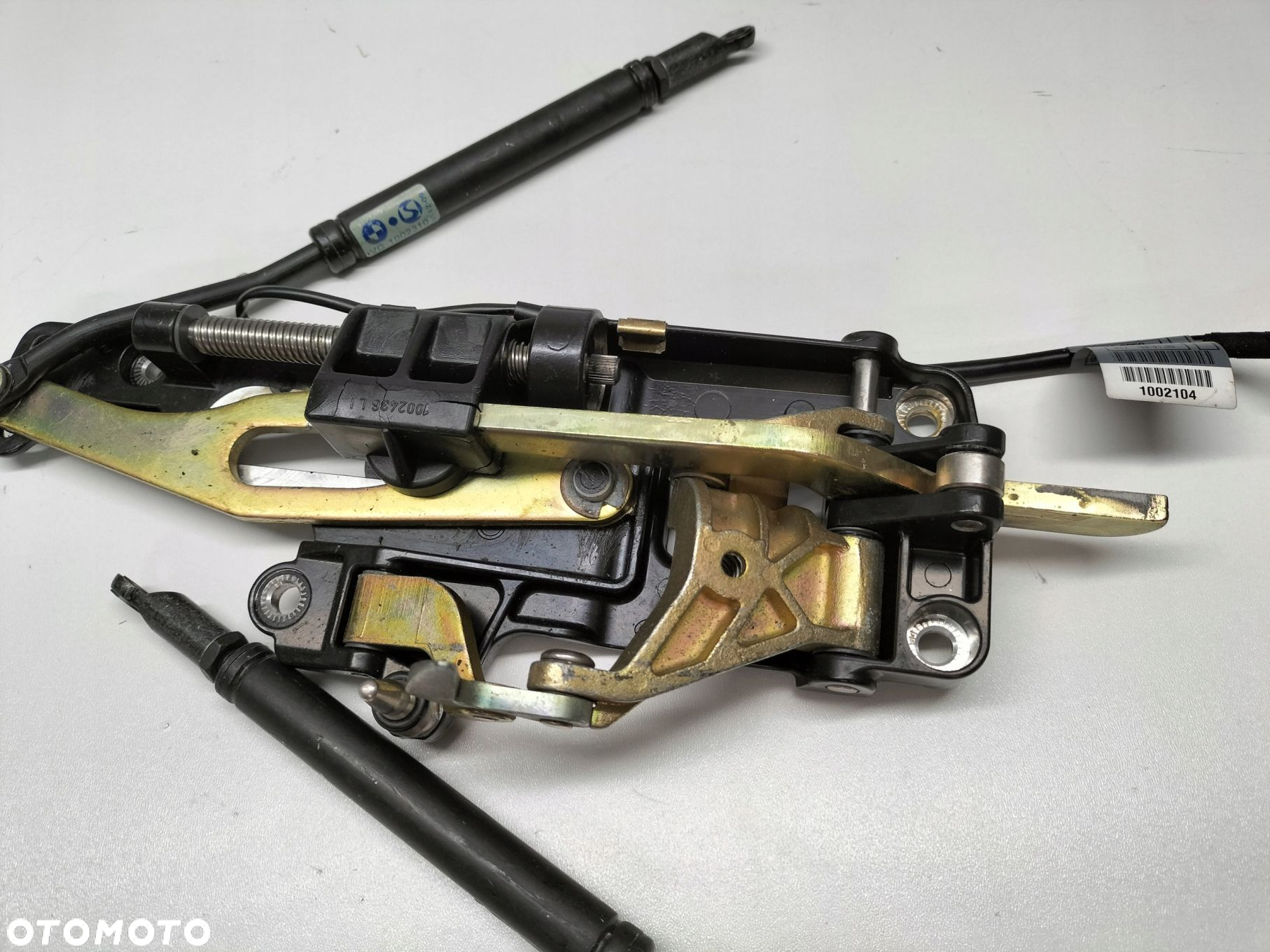 Zamek ryglujący dachu prawa strona BMW E46 cabrio 3001157004 8229824 - 3