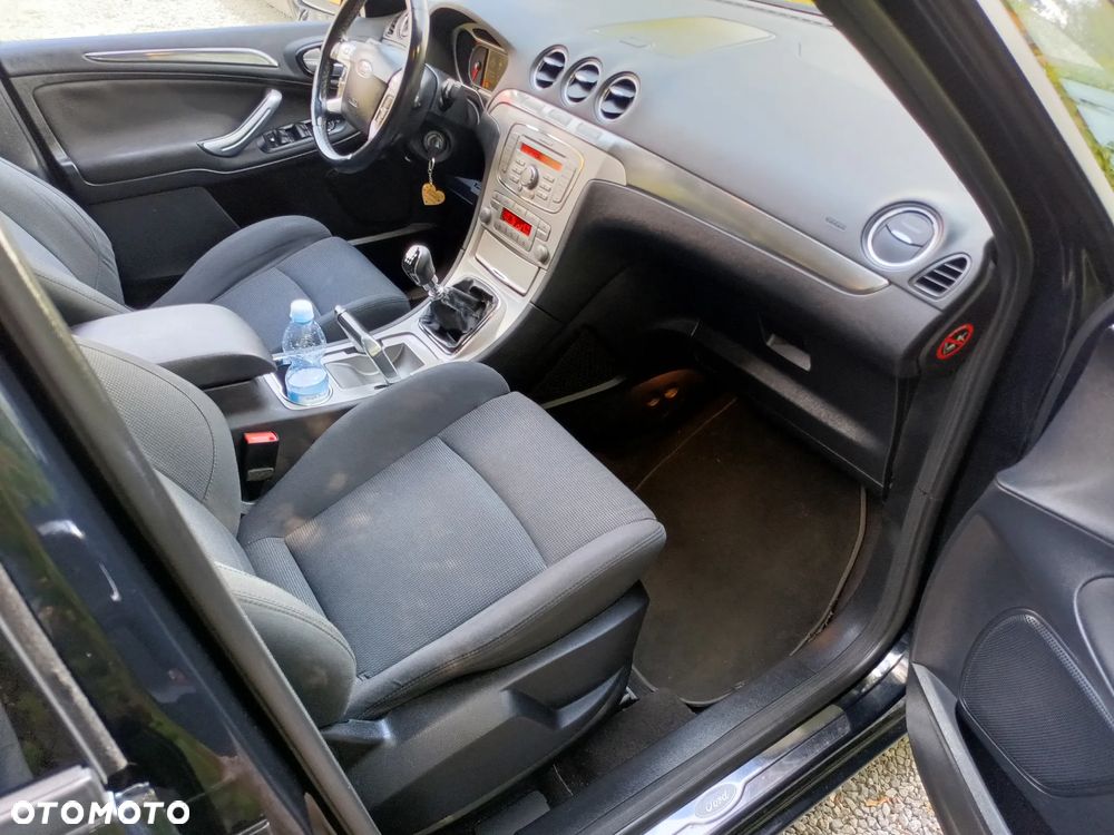 Ford S-Max - 23