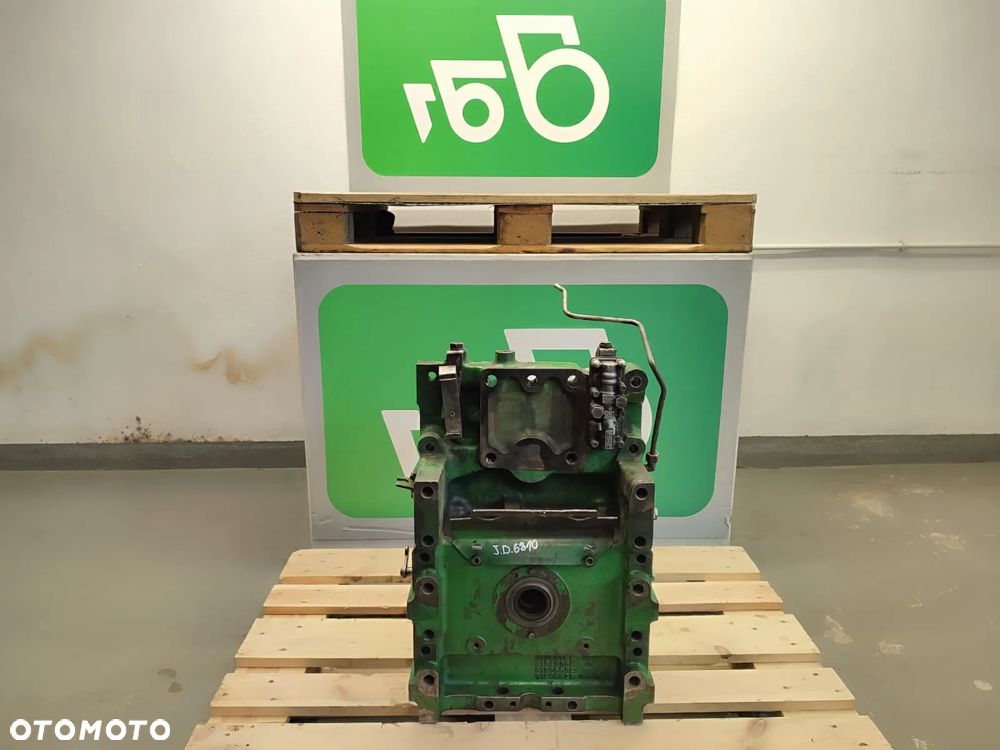 WOM   R134308  R129652   JOHN DEERE 6810 - 1