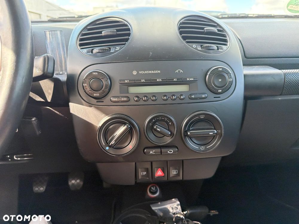 Volkswagen New Beetle 1.6 Coastal - 8