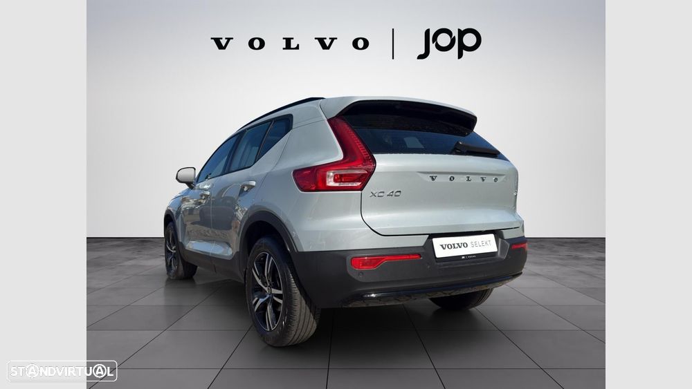 Volvo XC 40 1.5 T2 Plus Dark Auto - 4