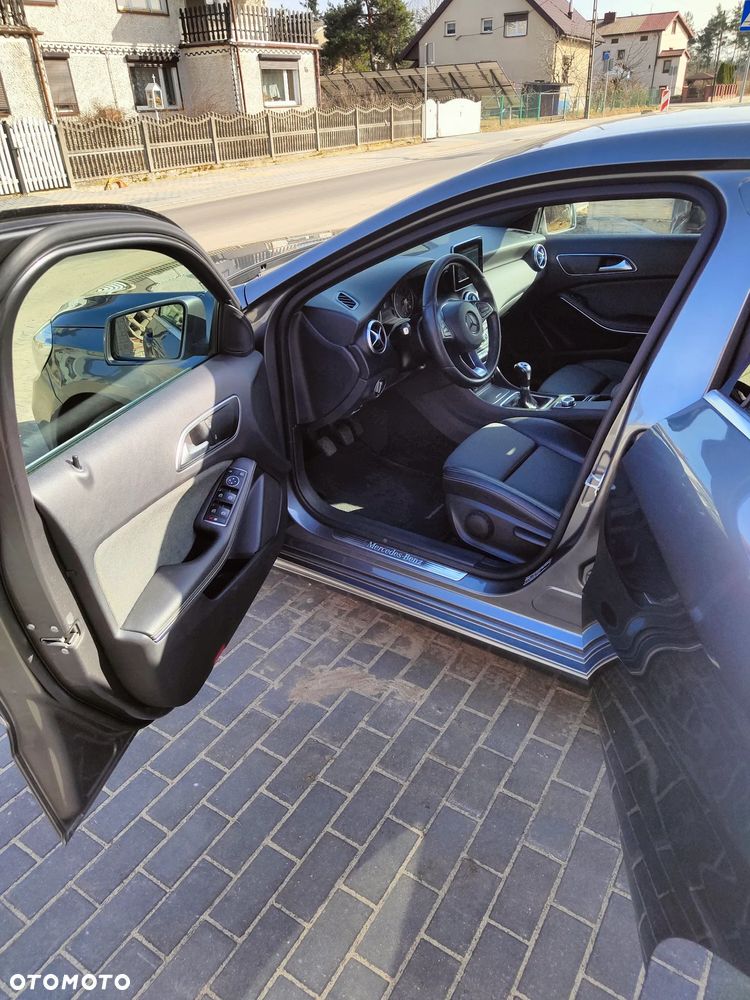 Mercedes-Benz Klasa A 160 d Activity Edition - 16