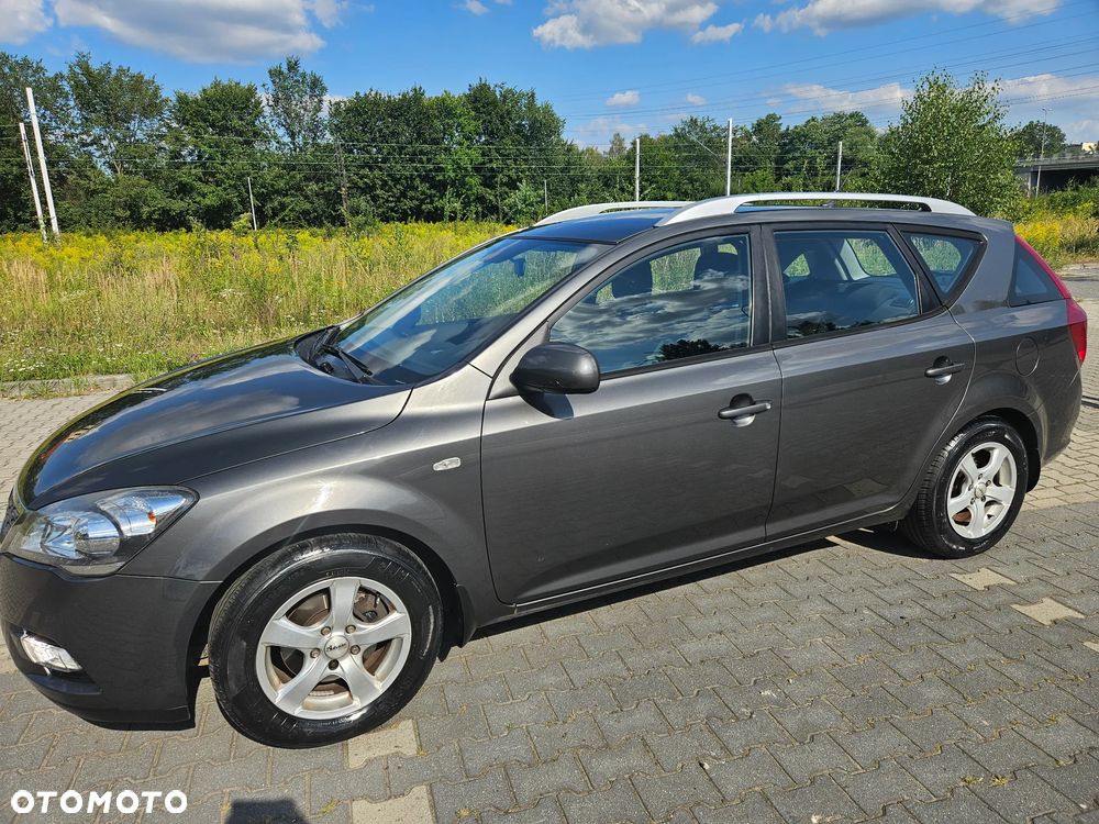 Kia Ceed 1.6 Comfort + - 23