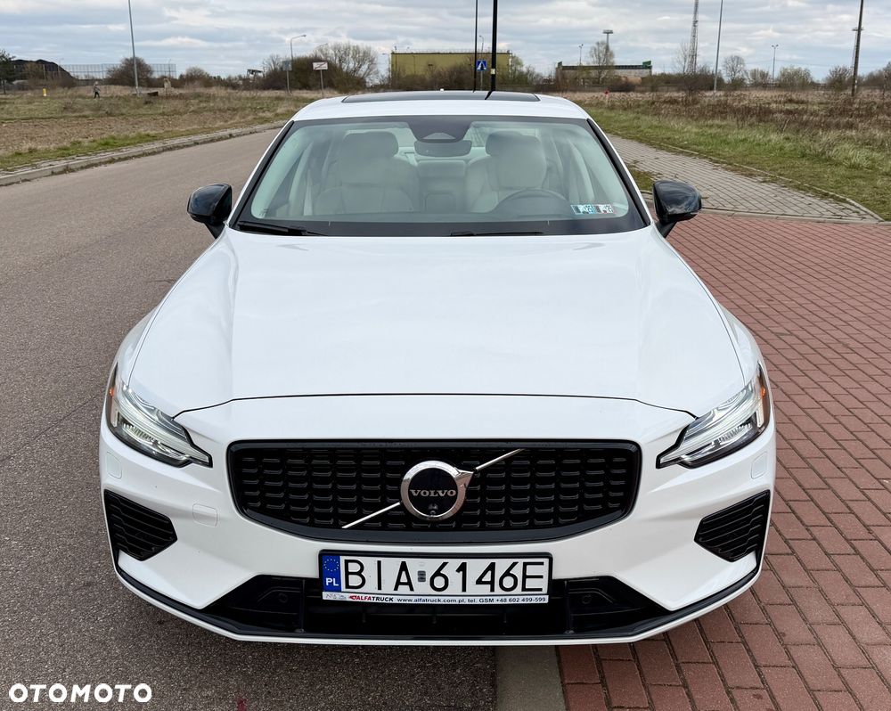 Volvo S60 T8 Recharge AWD Ultimate Dark - 4