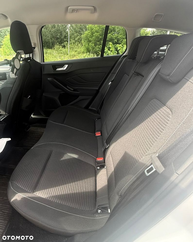 Ford Focus 1.0 EcoBoost Titanium Design - 12