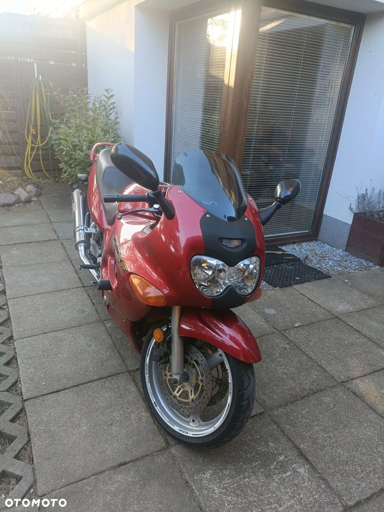 Suzuki GSX - 6