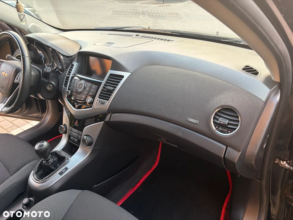Chevrolet Cruze - 10