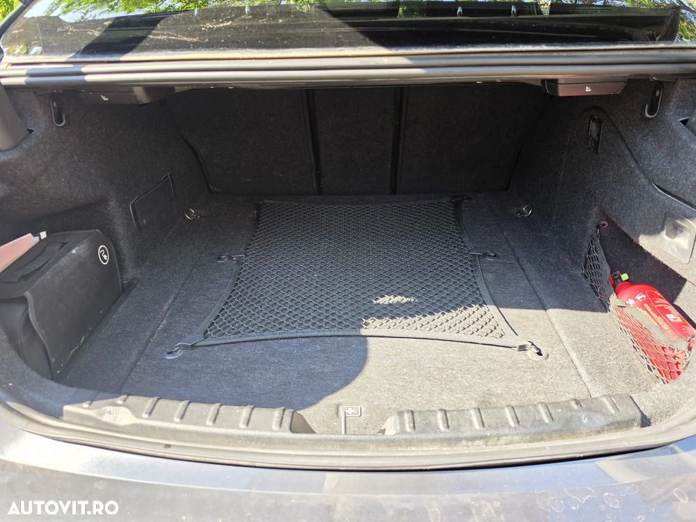 BMW Seria 3 330e iPerformance M Sport - 21
