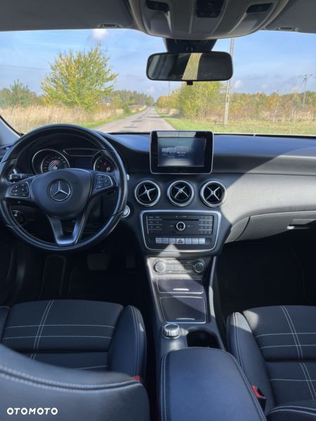 Mercedes-Benz Klasa A 180 7G-DCT - 8