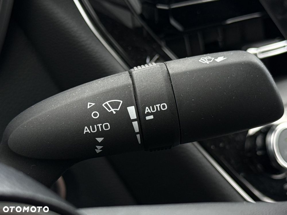 Toyota Corolla 1.8 Hybrid Comfort - 21