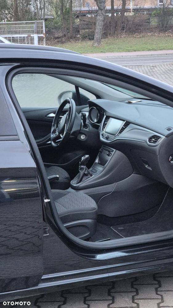 Opel Astra 1.6 CDTI Essentia - 11