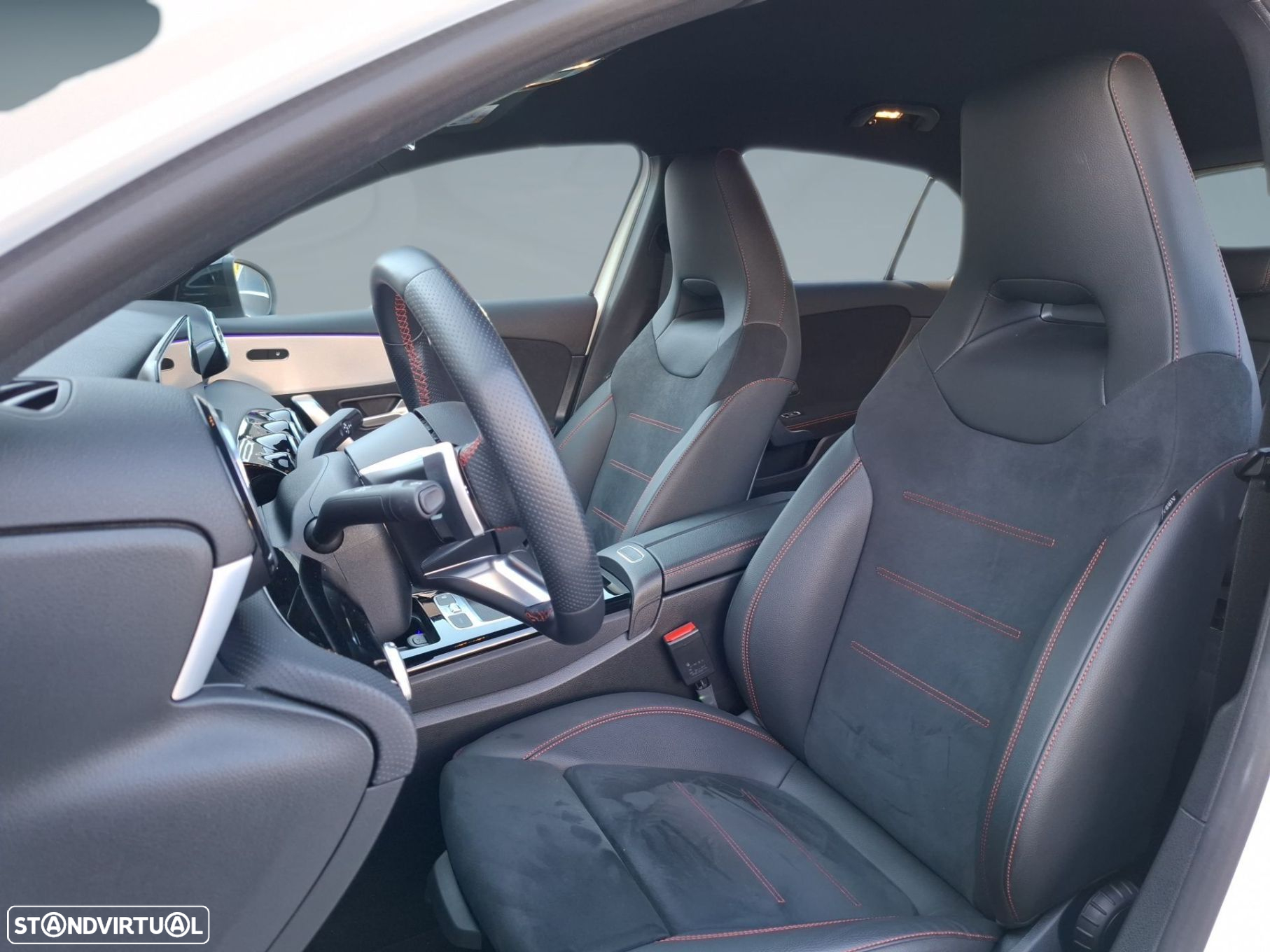 Mercedes-Benz A 250 e AMG Line - 11