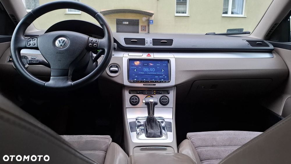 Volkswagen Passat 2.0 TDI DPF DSG Highline - 25