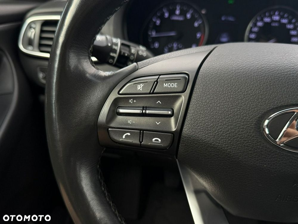 Hyundai i30 1.5 DPI Classic + - 18