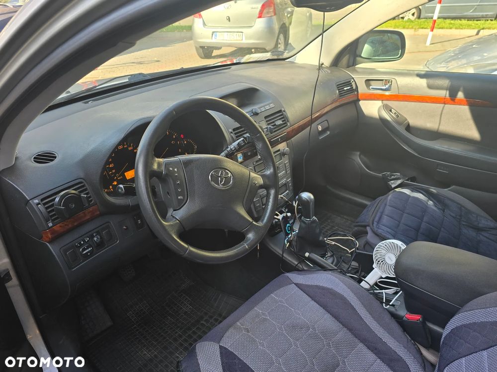 Toyota Avensis 2.0 VVT-i Sol - 7