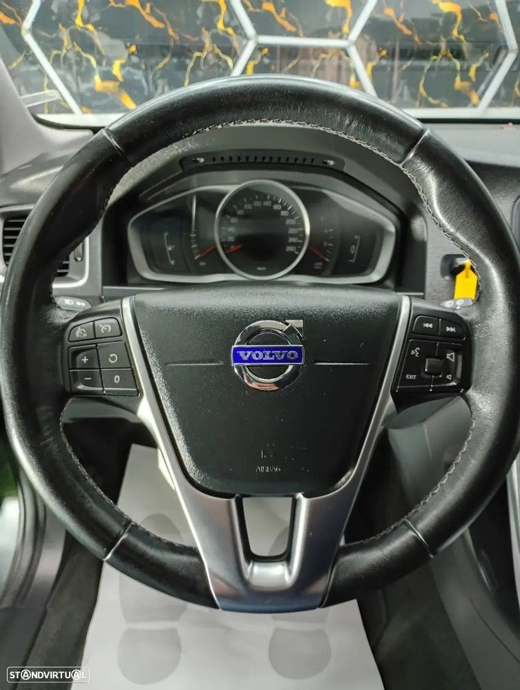 Volvo V60 2.0 D2 R-Design Momentum - 16