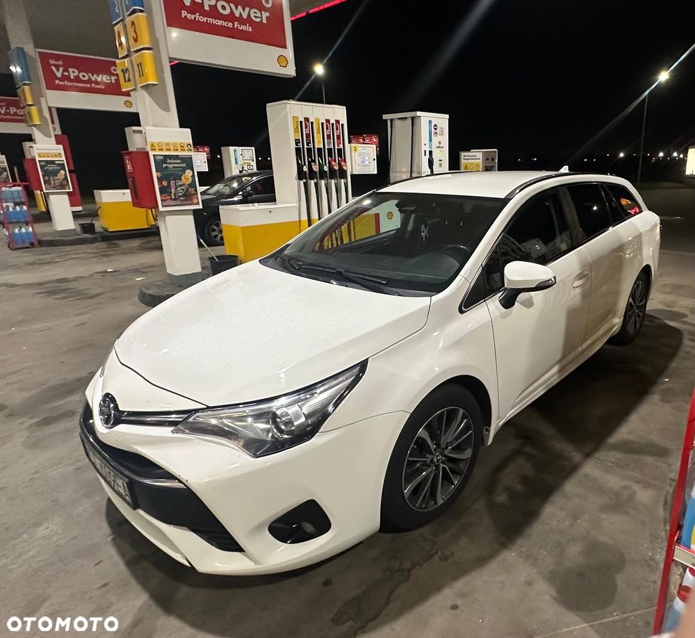 Toyota Avensis 2.0 D-4D Premium - 12