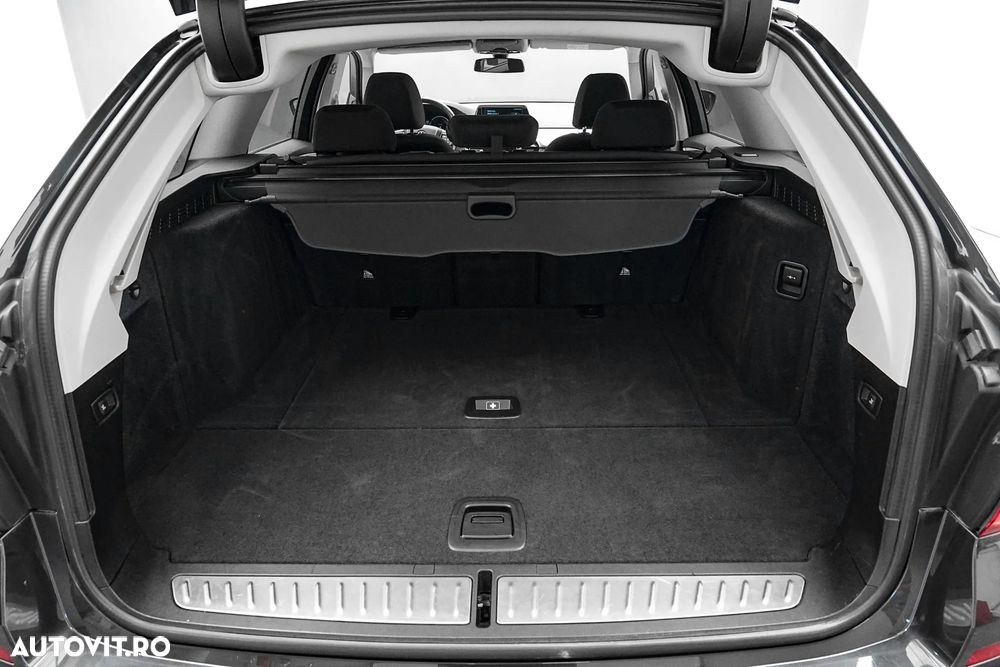 BMW Seria 5 520d Aut. Sport Line - 28