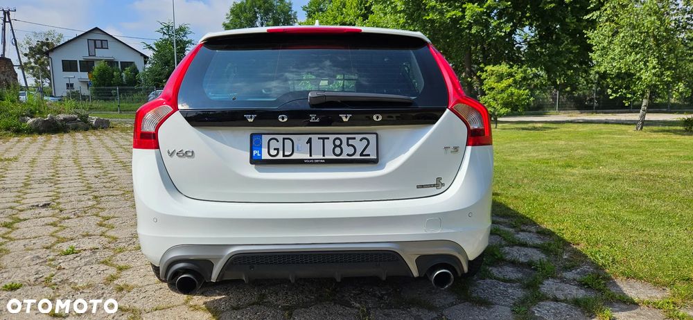 Volvo V60 T3 Momentum - 4
