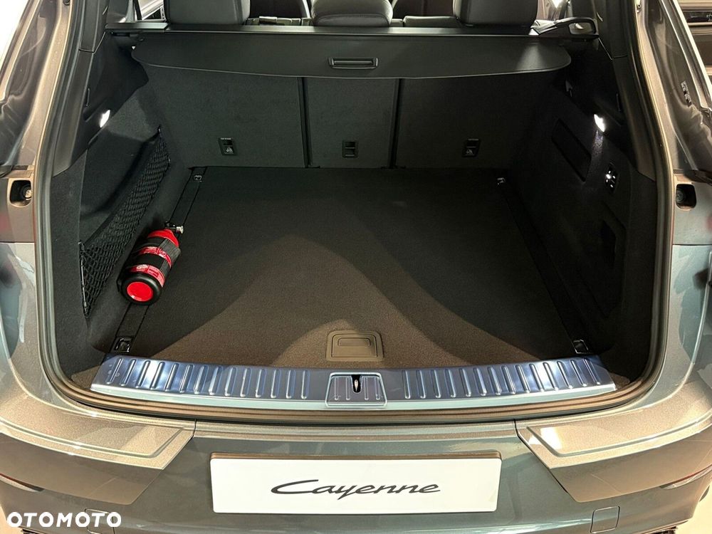 Porsche Cayenne - 29