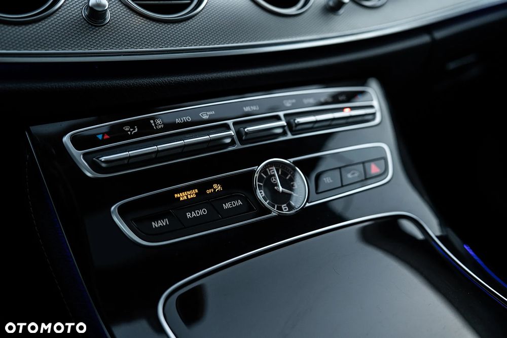Mercedes-Benz Klasa E 220 d 9G-TRONIC - 11