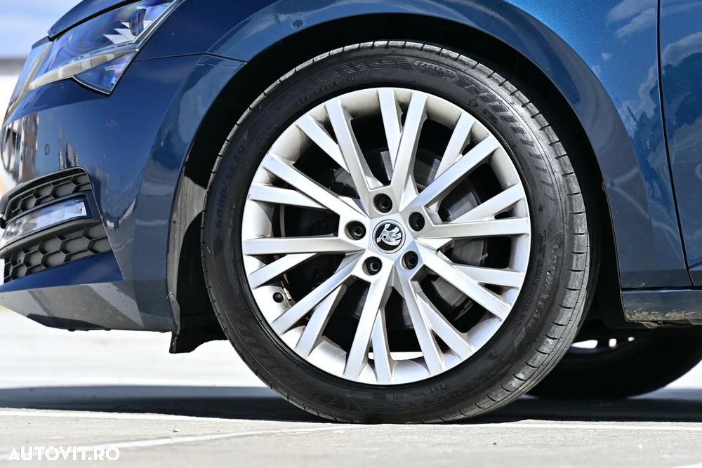 Skoda Superb Combi 2.0 TDI DSG Premium Edition - 10
