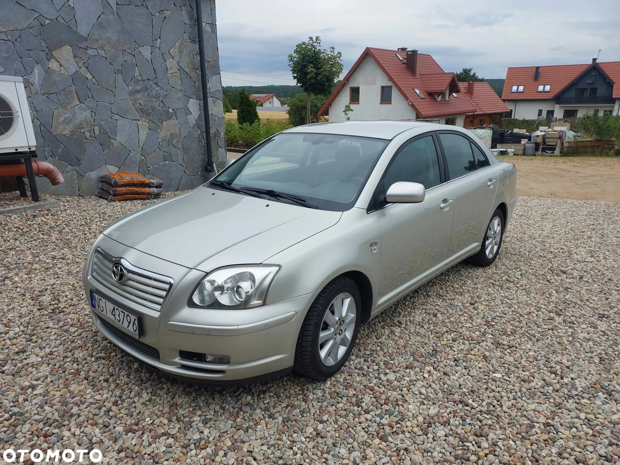 Toyota Avensis 2.0 D-4D Sol - 17