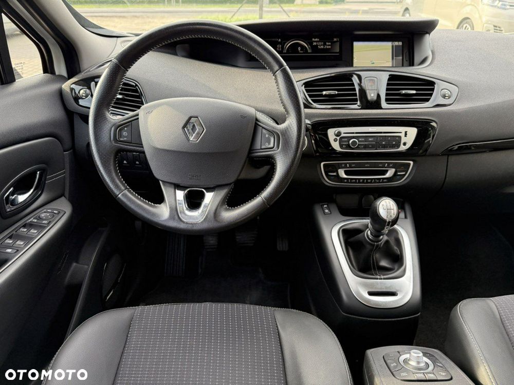 Renault Scenic 1.6 dCi Bose - 17