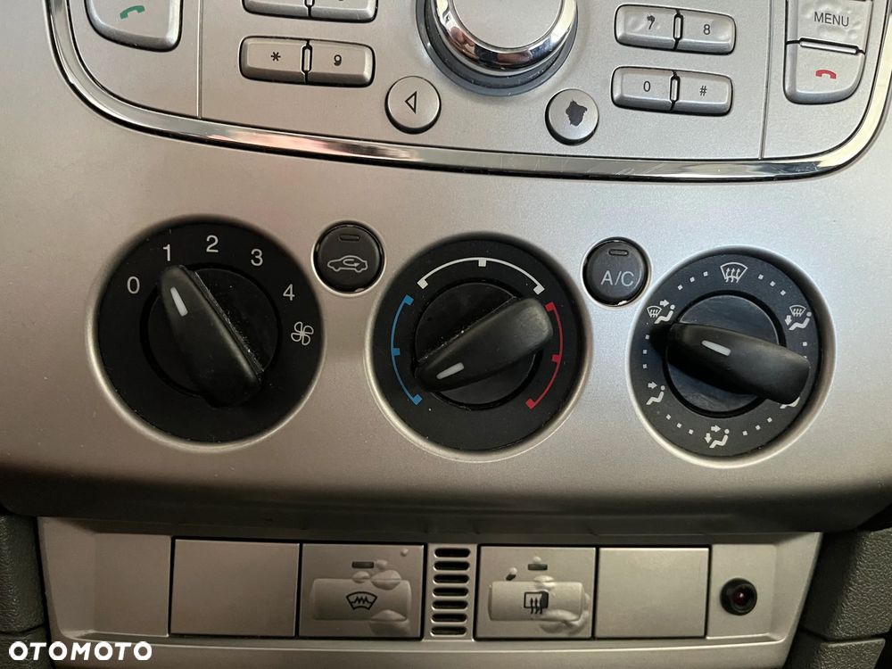 Ford Focus 1.6 Ambiente - 10