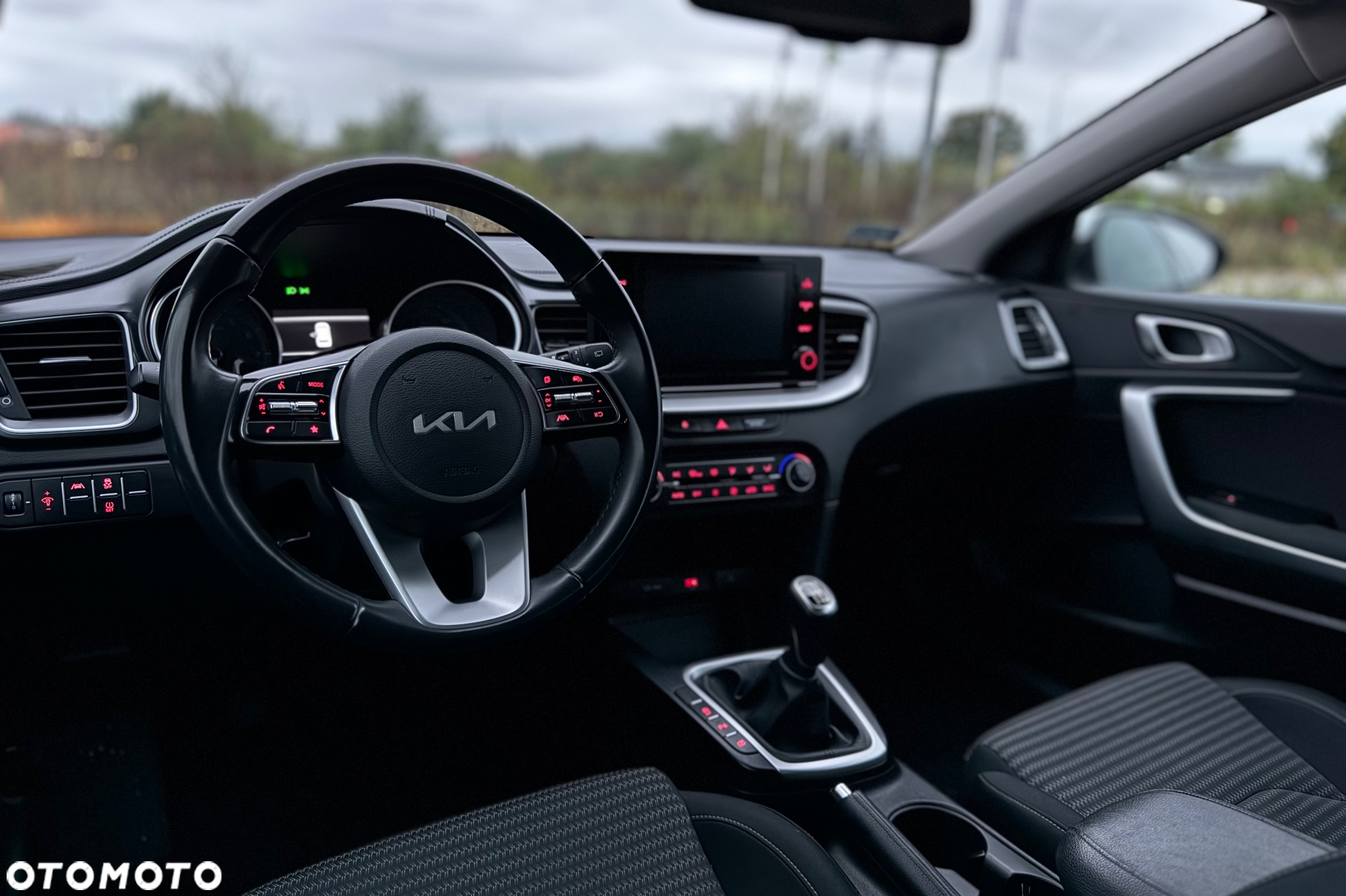Kia Ceed 1.5 T-GDI M - 25