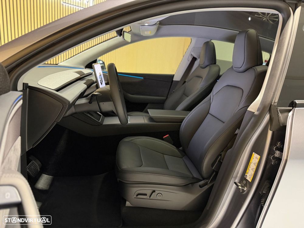 Tesla Model Y Long Range Dual Motor AWD - 6