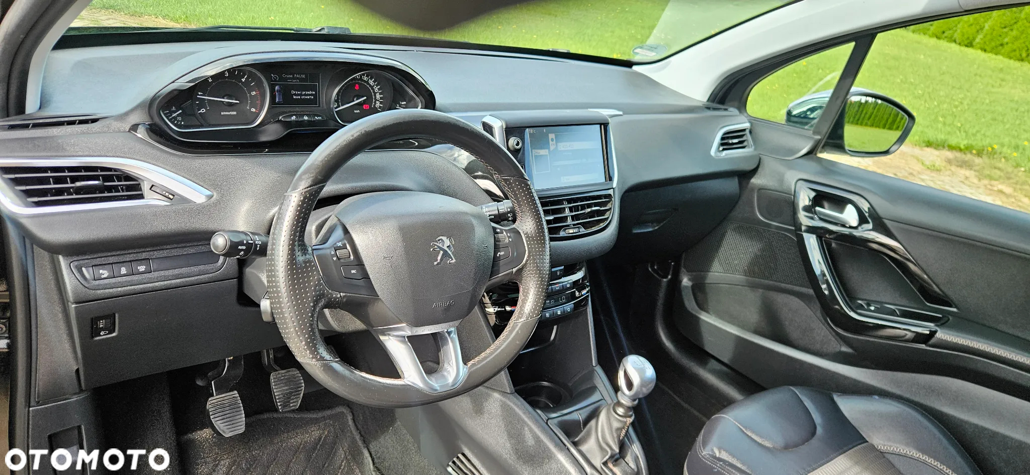 Peugeot 208 1.6 e-HDi Allure STT - 23