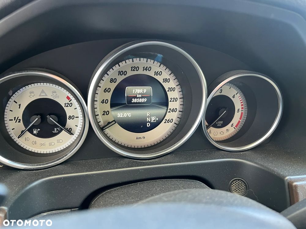 Mercedes-Benz Klasa E 220 BlueTEC 7G-TRONIC Elegance - 18