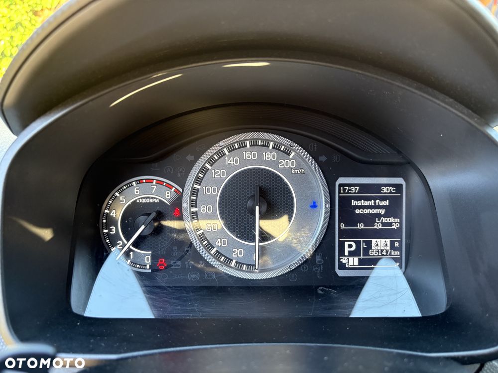 Suzuki Ignis 1.2 SHVS Premium Plus CVT - 11