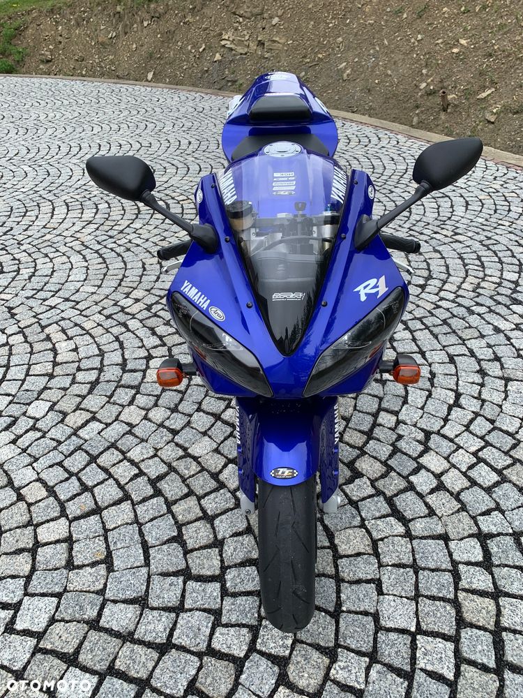 Yamaha R1 - 2