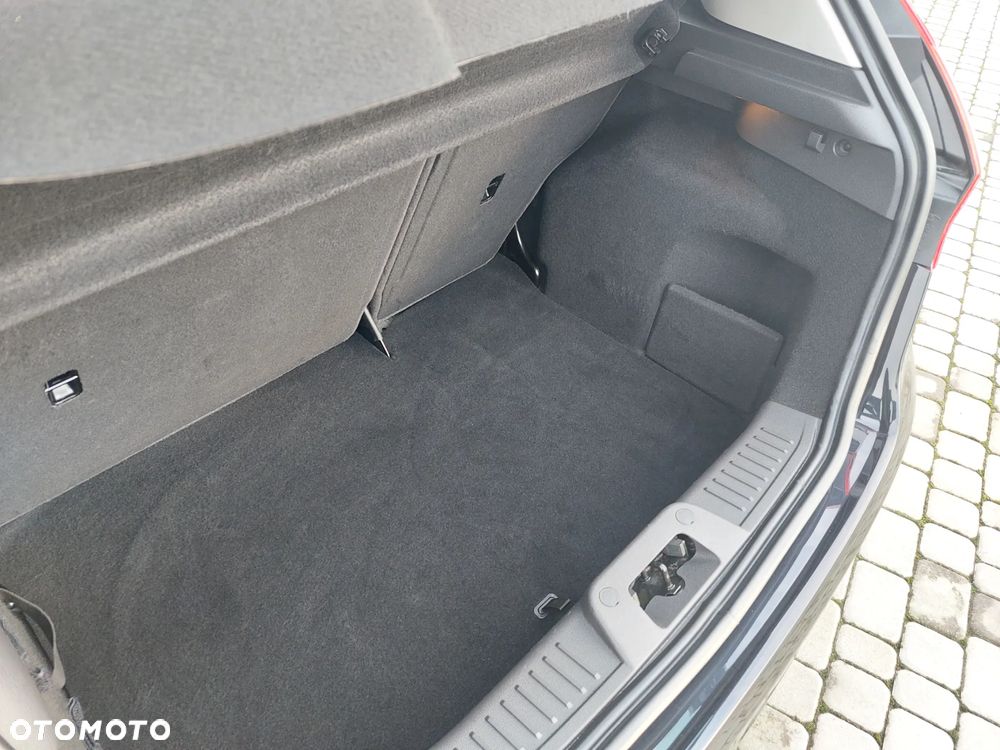 Ford Fiesta 1.0 EcoBoost Champions Edition - 31