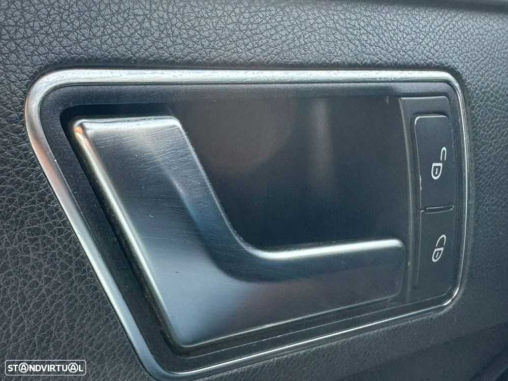 Mercedes-Benz E 300 Bluetec Hybrid Avantgarde - 36