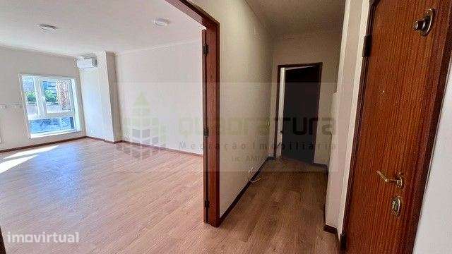 Apartamento T2 | Centro da Maia | Varanda | 1 frente Poente - Grande imagem: 3/26