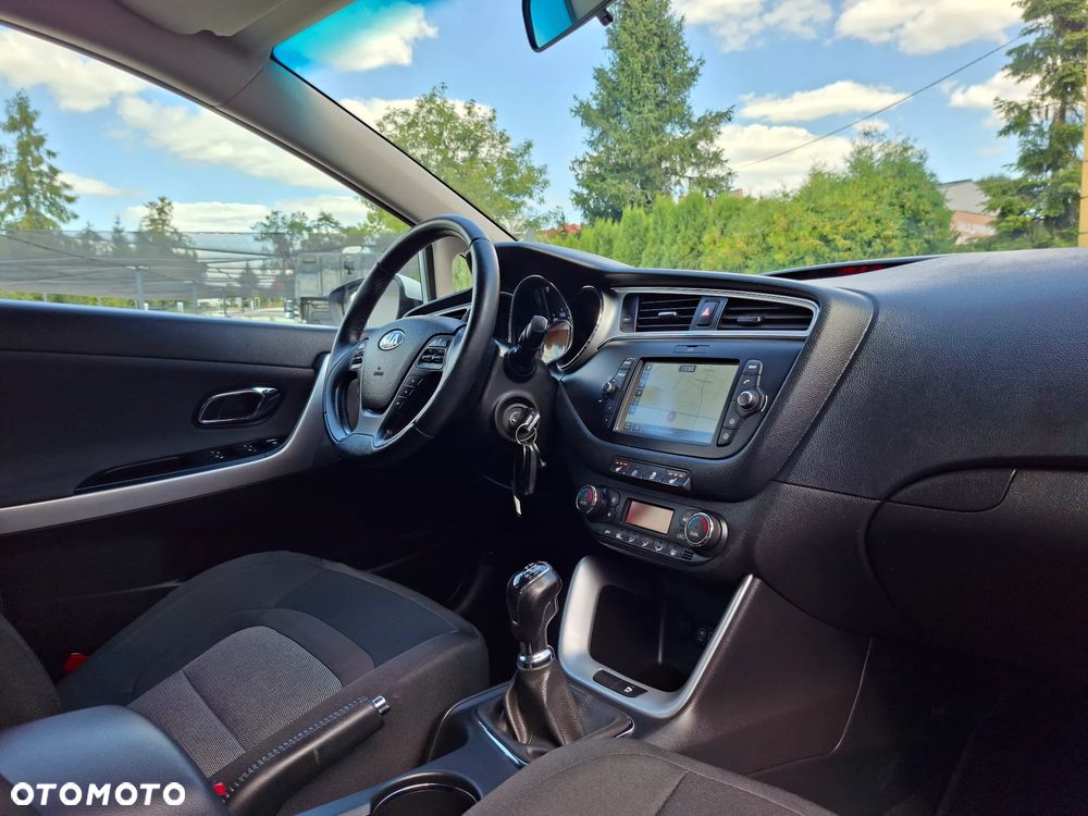 Kia Ceed 1.4 CVVT ISG Dream Team Edition - 37
