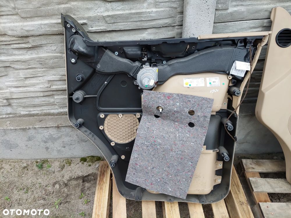 VOLKSWAGEN T5 MULTIVAN BEŻOWY BOCZEK DRZWI LEWY PRAWY - 4